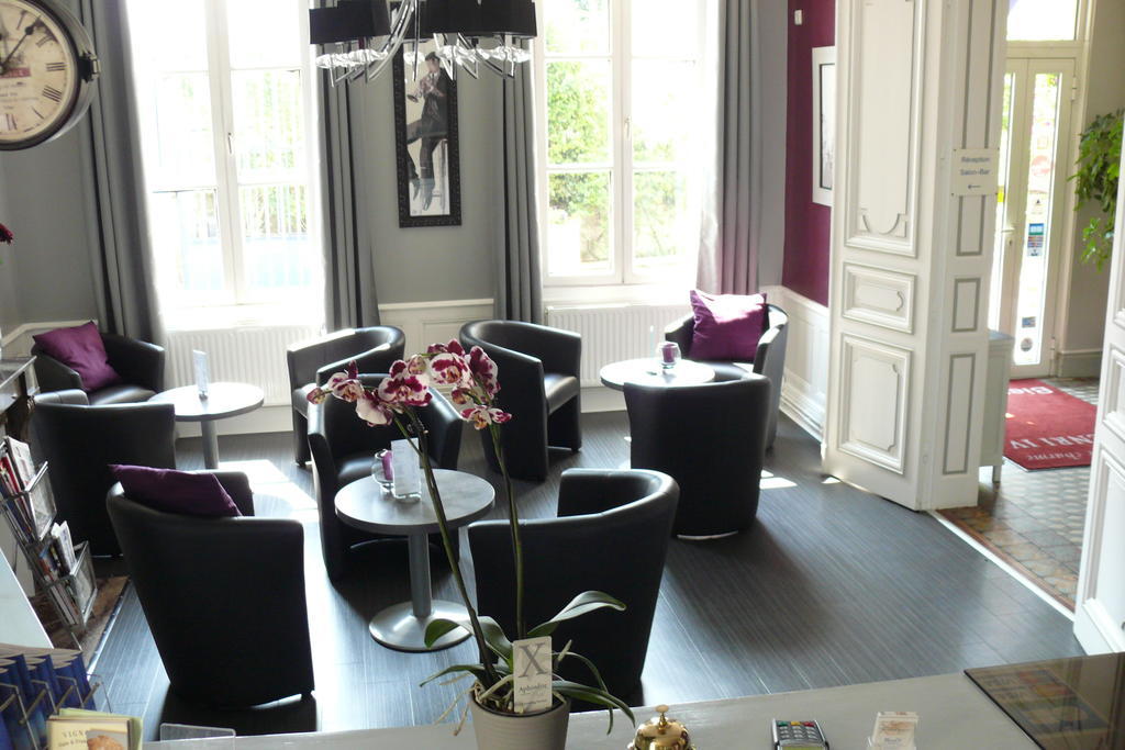 Hotel Henri IV Coutras ภายนอก รูปภาพ